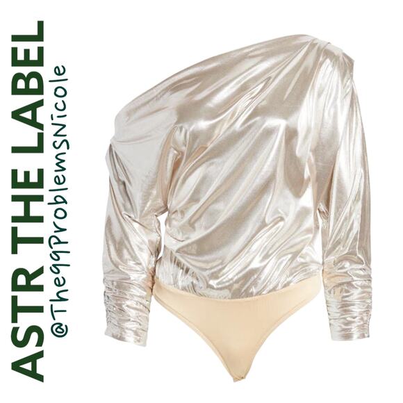 ASTR Lorella Off The Shoulder Bodysuit In Silver - Picture 1 of 12
